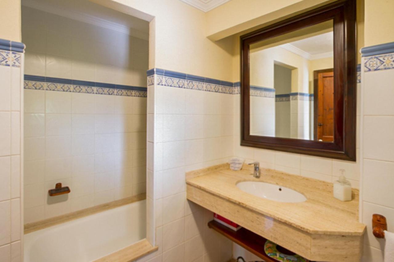Charming House In Petra With Garden And Shared Pool *